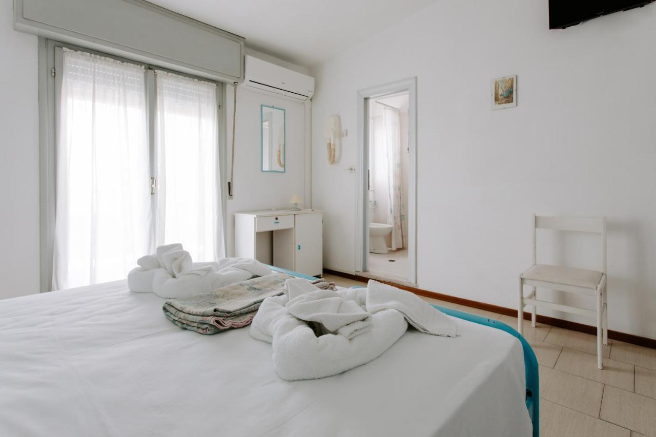 Hotel Edward Белариа-Игеа Марина Екстериор снимка