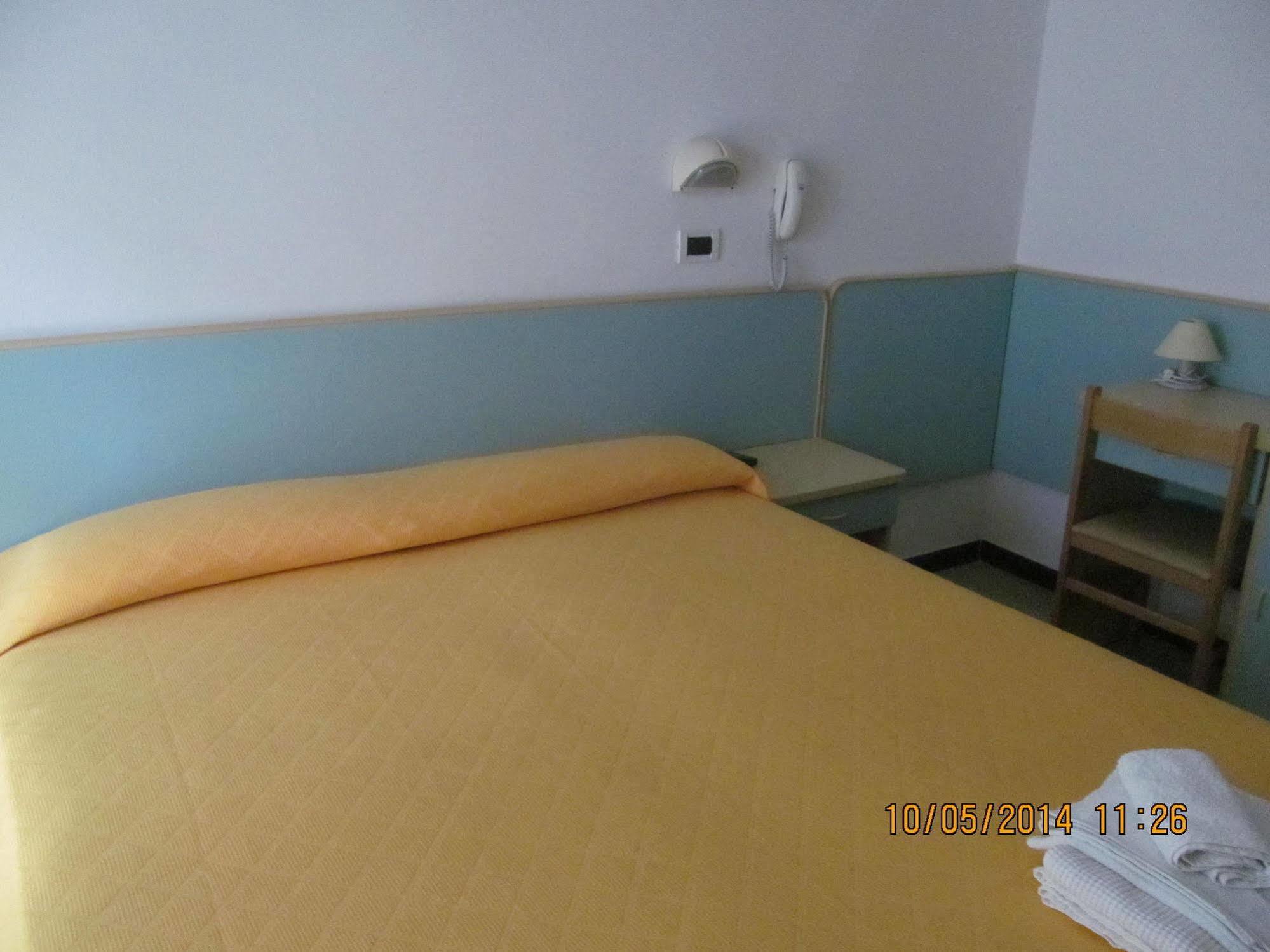 Hotel Edward Белариа-Игеа Марина Екстериор снимка
