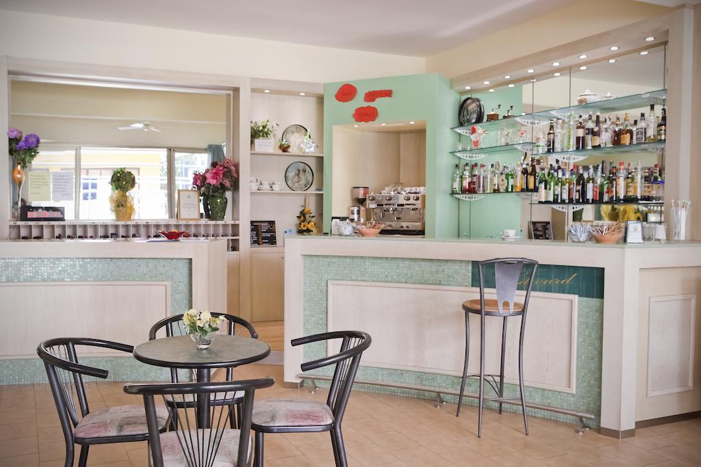 Hotel Edward Белариа-Игеа Марина Екстериор снимка